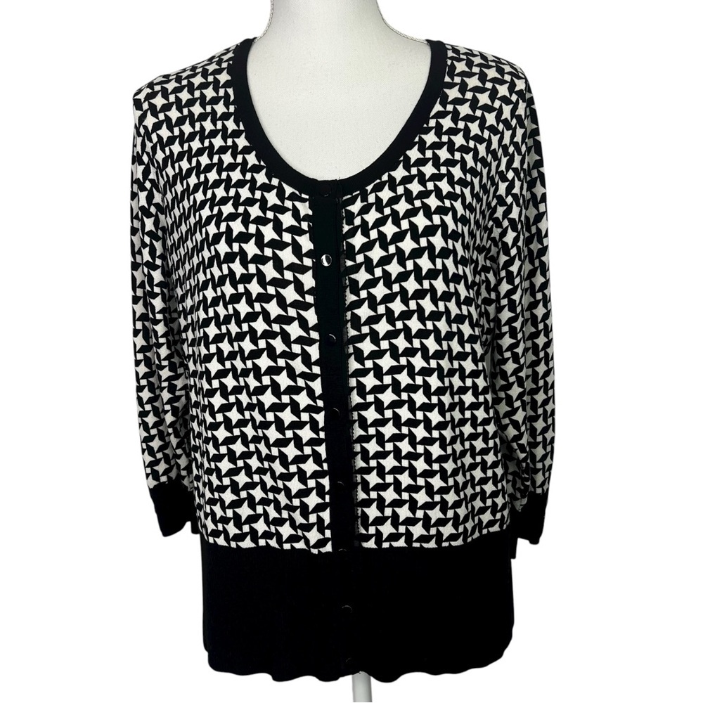 White House Black Market Women’s Front Snap Lgtwt Sweater Sz XL Black & White